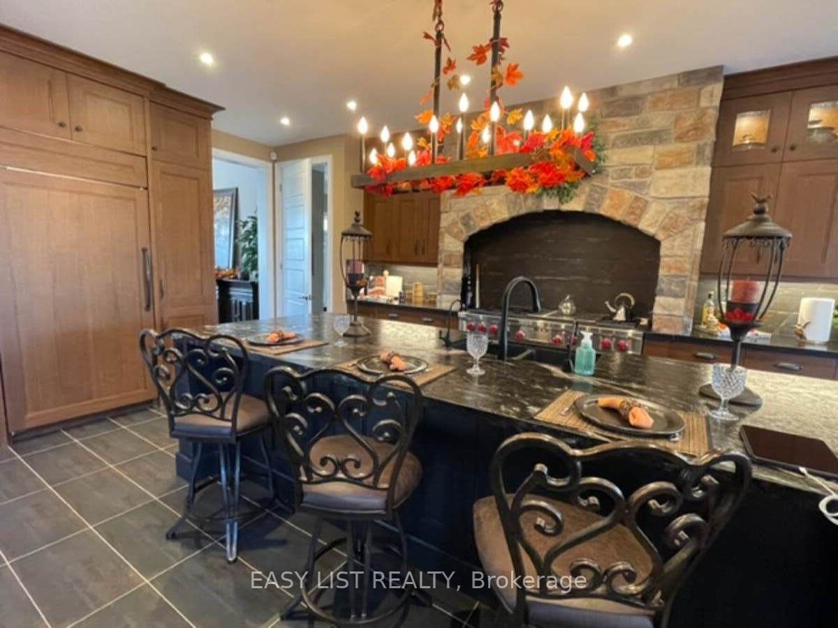 15 Pine Vista Ave