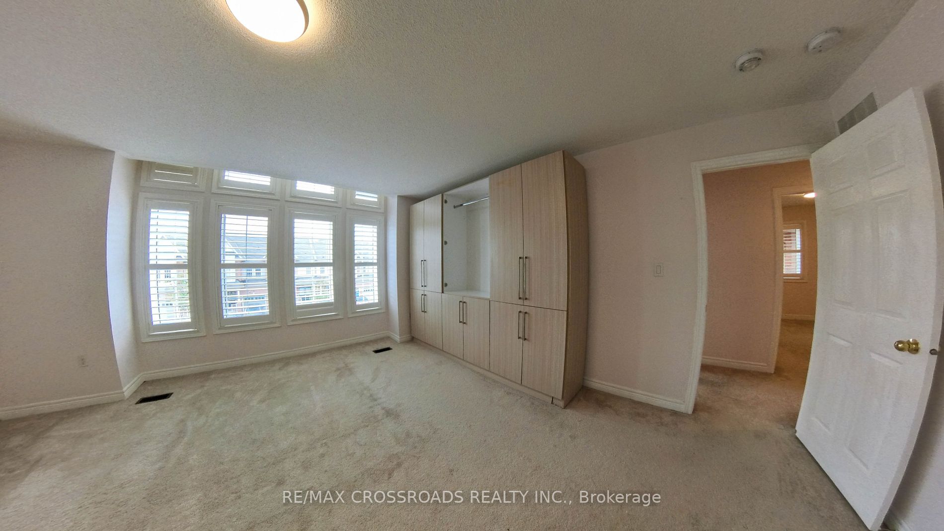 15 Flute St E