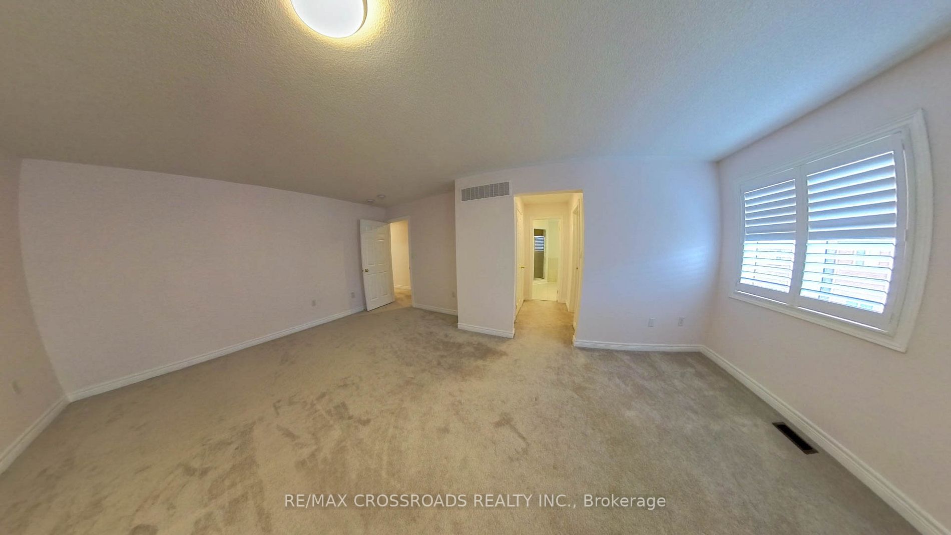 15 Flute St E