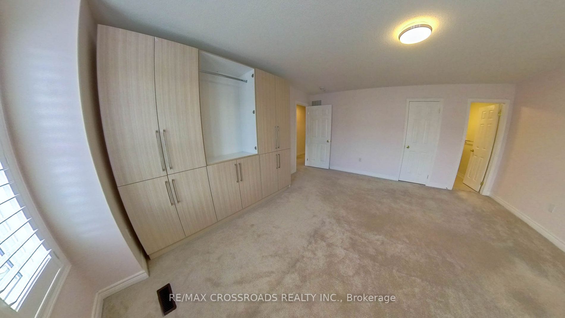 15 Flute St E