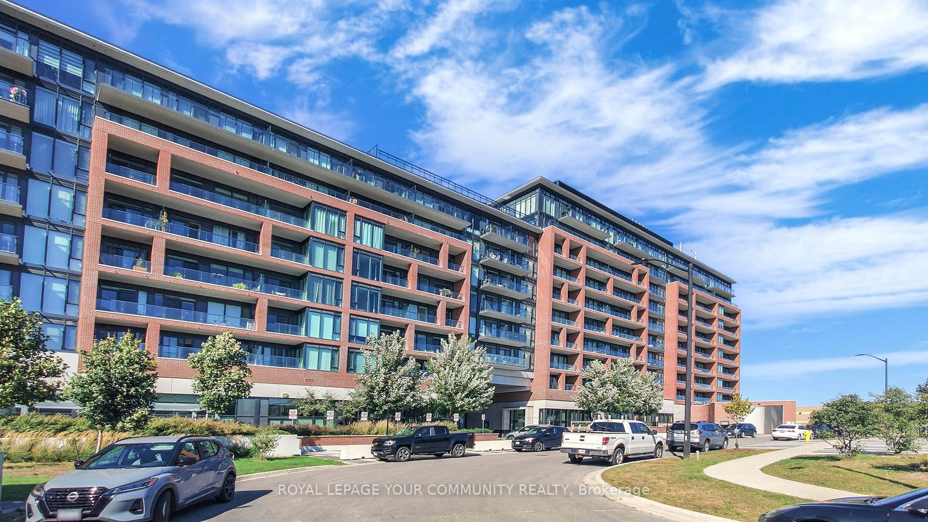 99 Eagle Rock Way N, #825