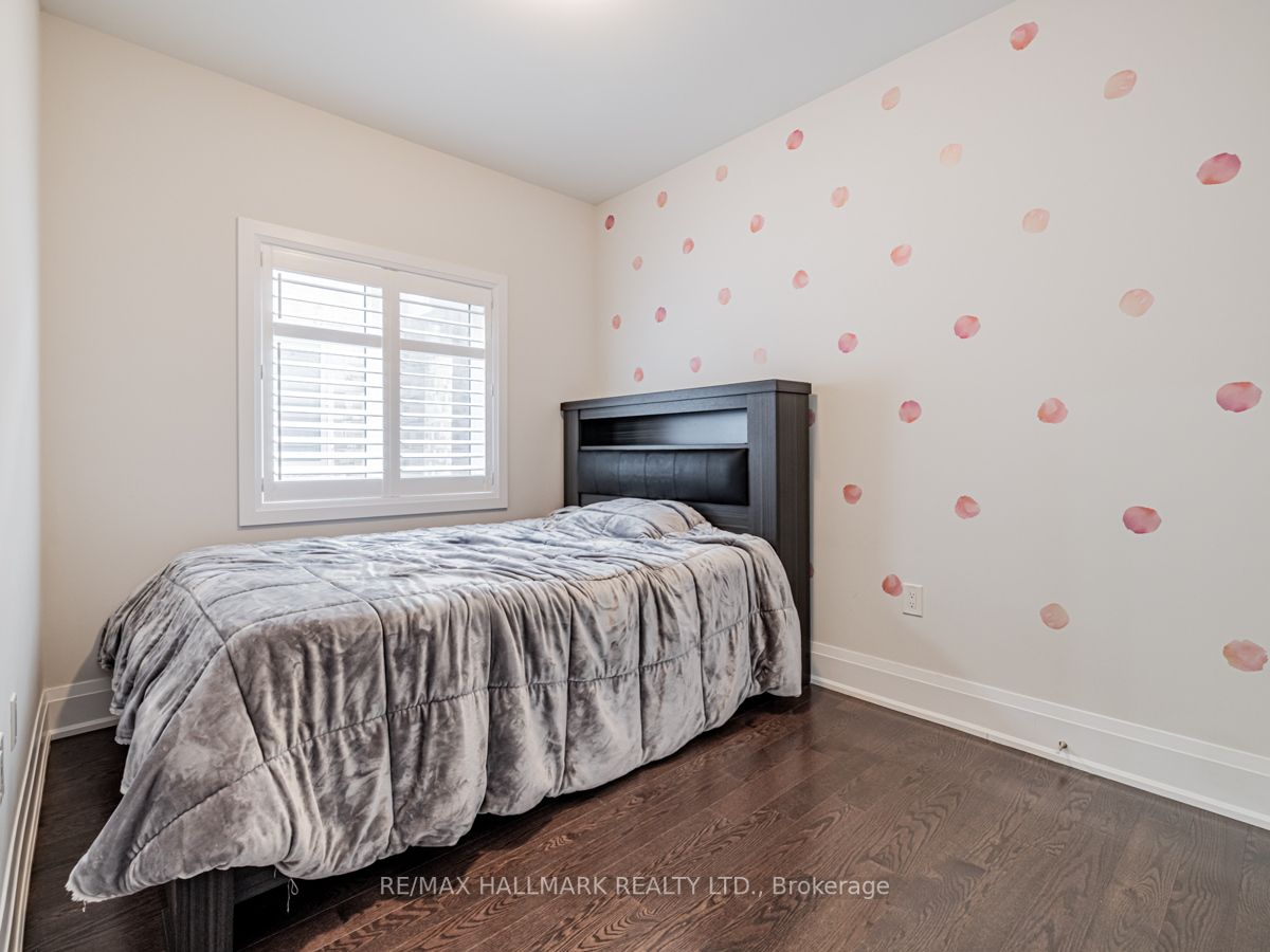 1538 Farrow Crescent