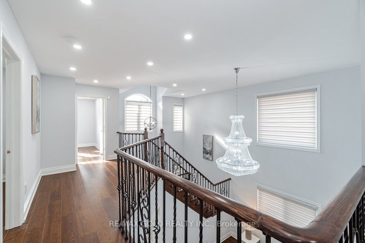 28 Brandon Gate Dr