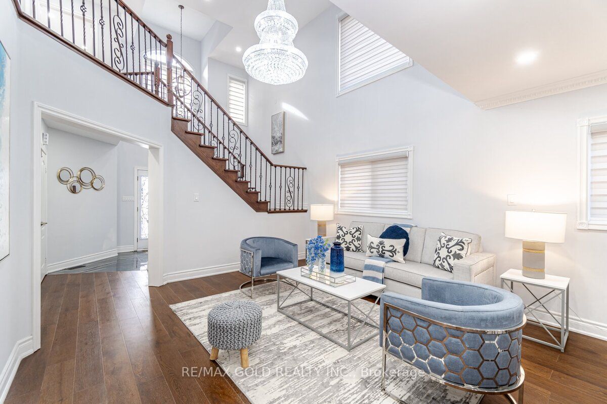 28 Brandon Gate Dr