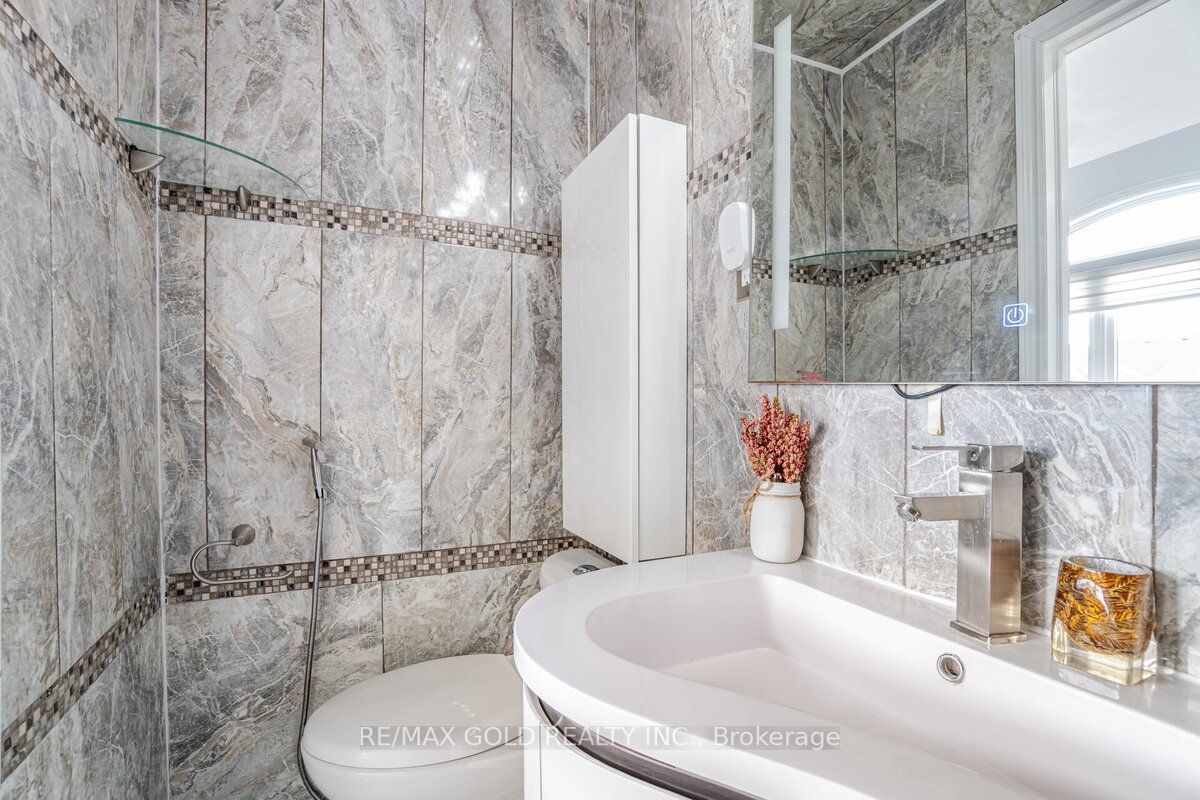 28 Brandon Gate Dr