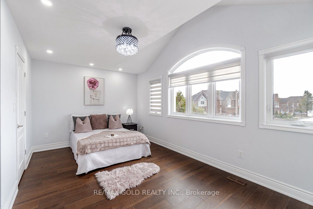 28 Brandon Gate Dr