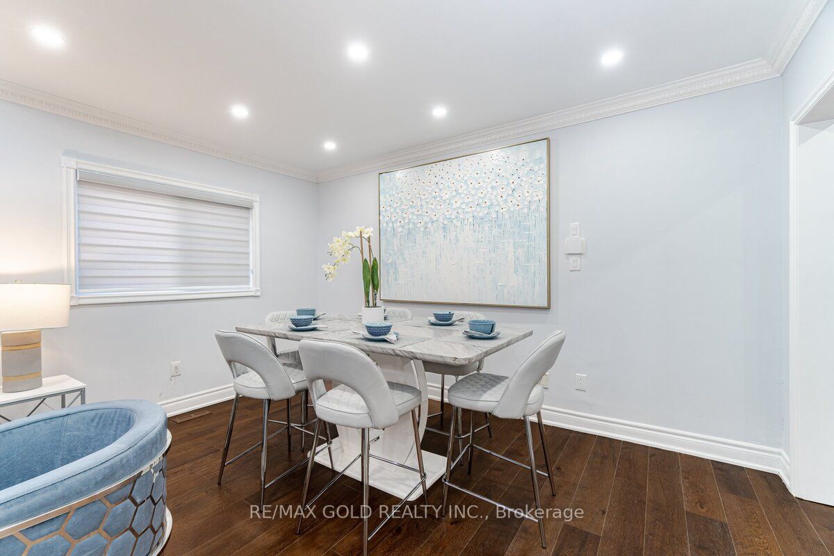 28 Brandon Gate Dr