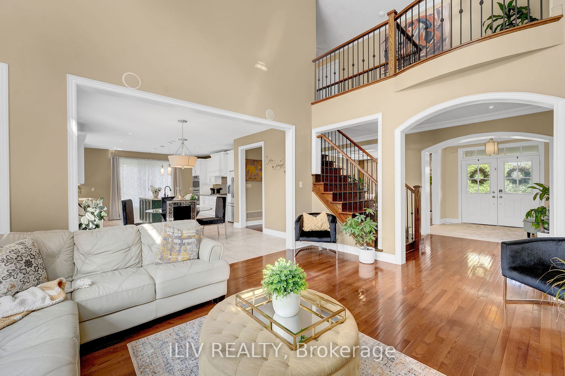 41 Country Club Cres