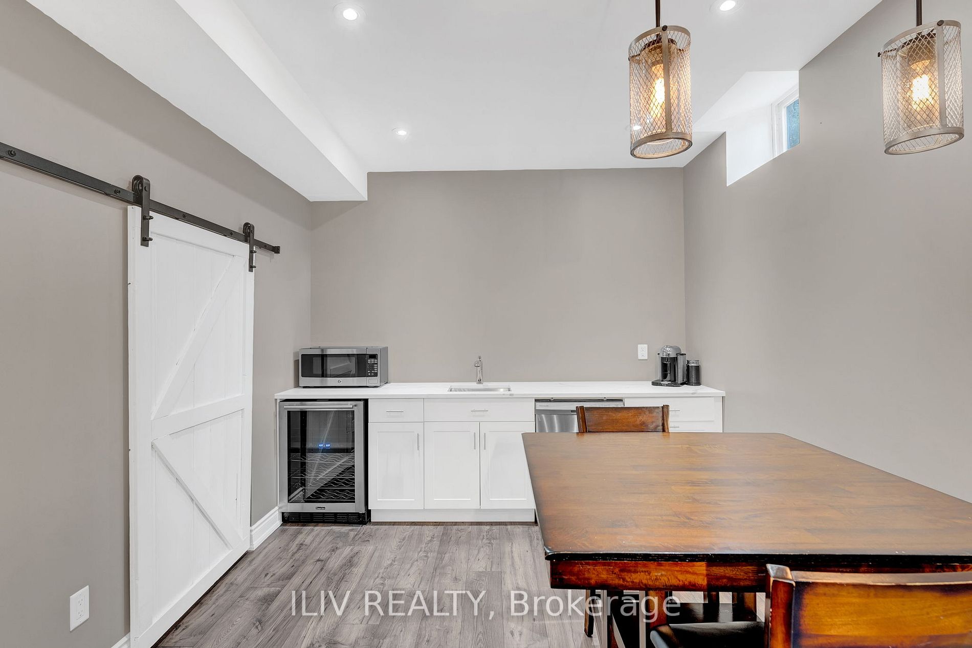 41 Country Club Cres