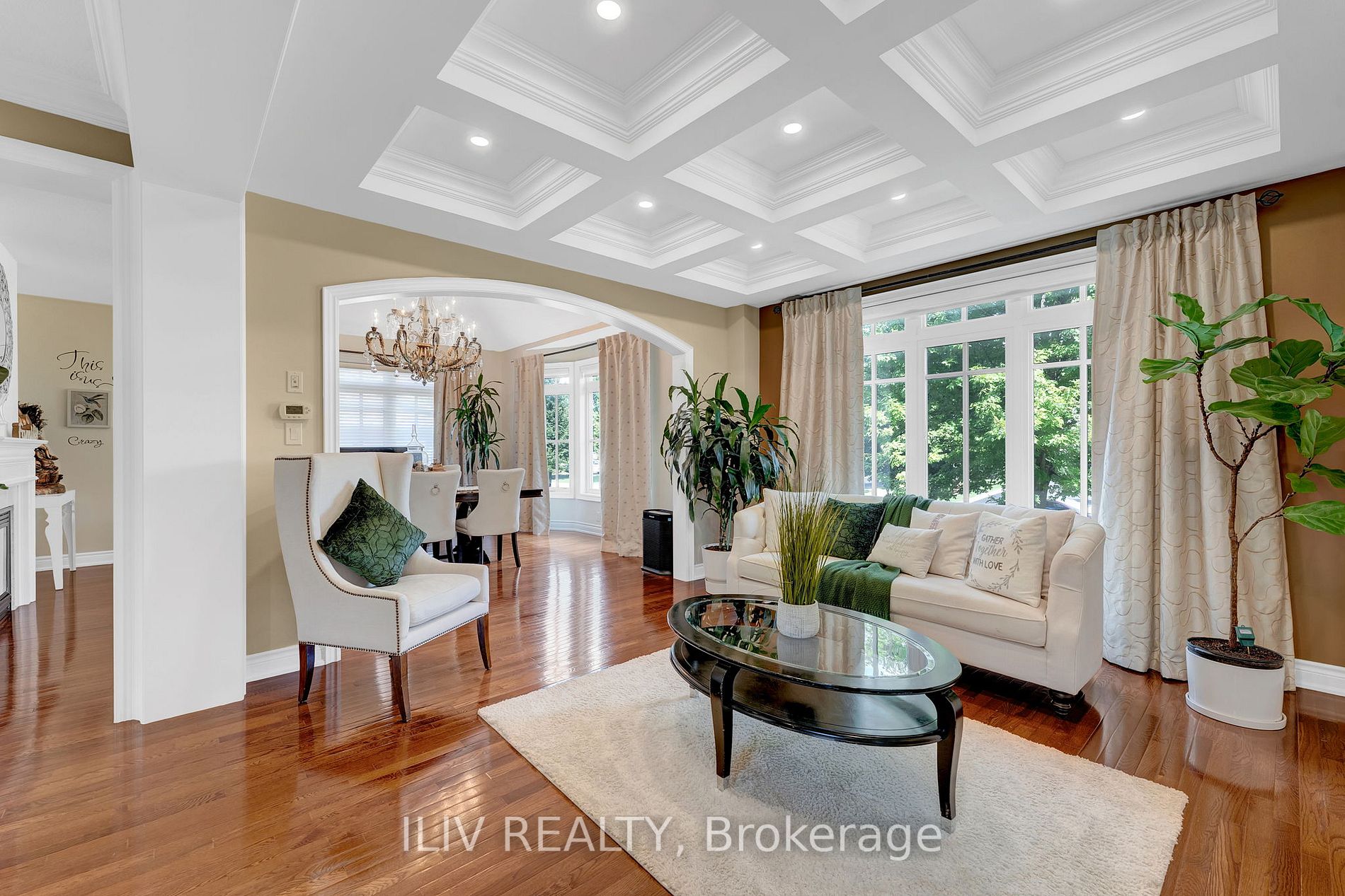 41 Country Club Cres