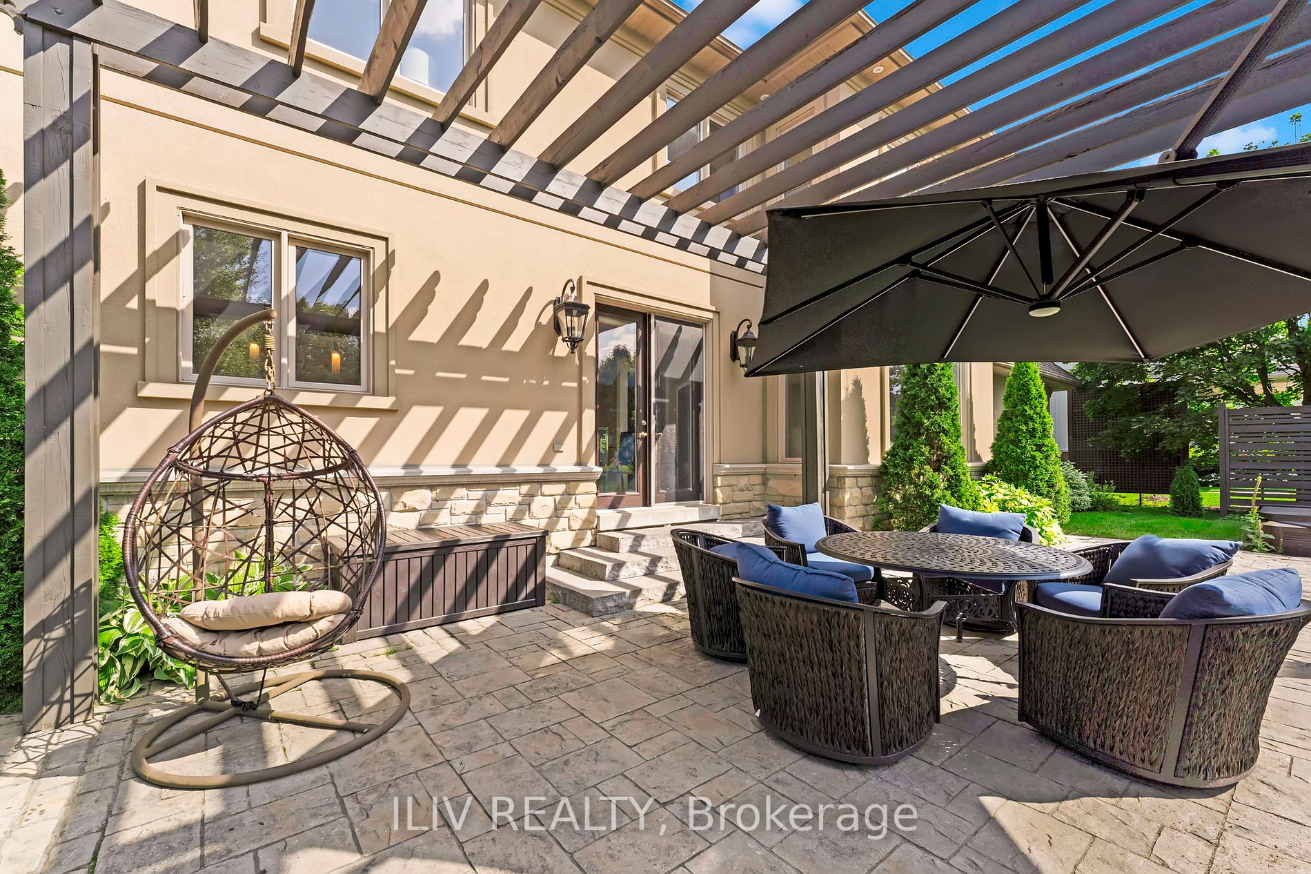 41 Country Club Cres