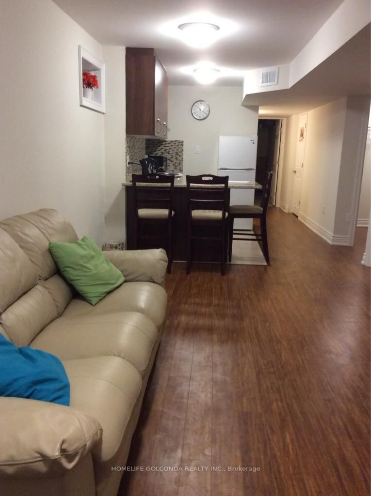 7 Gamble Glen Cres