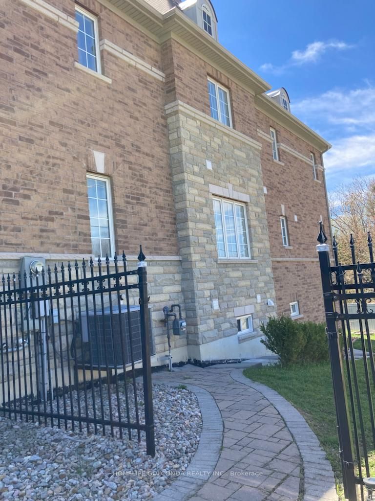 7 Gamble Glen Cres