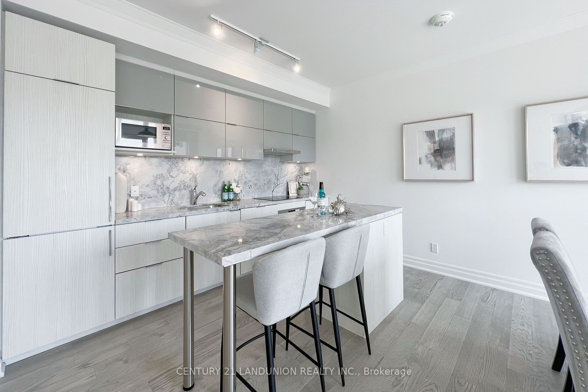 10 Rouge Valley Dr W, #103