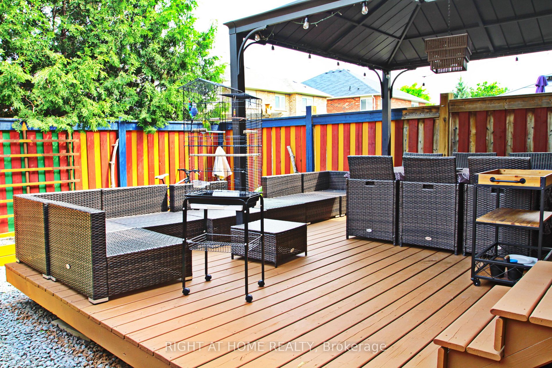 24 Donald Stewart Cres