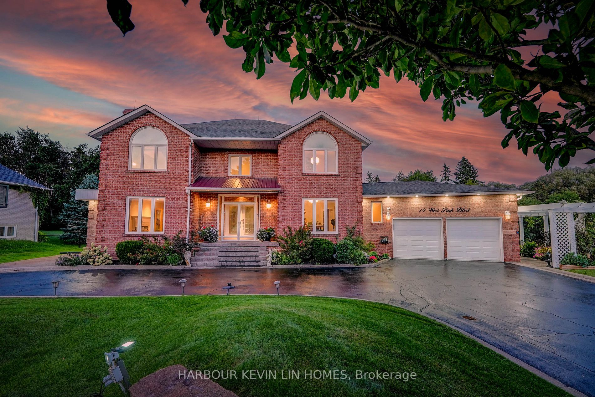 19 West Park Blvd
