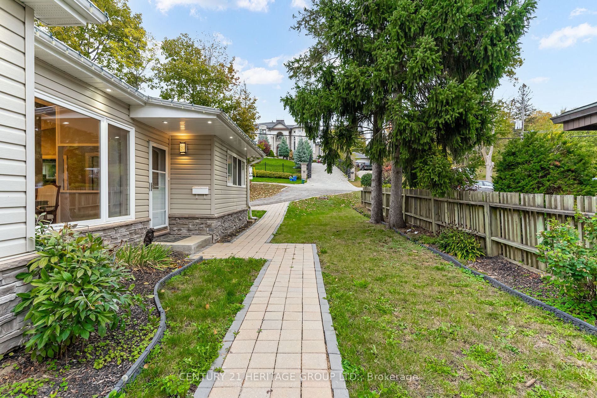 67 Davidson Dr