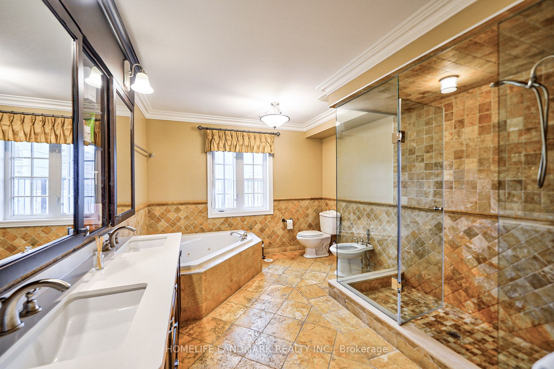 23 Rouge Valley Dr W