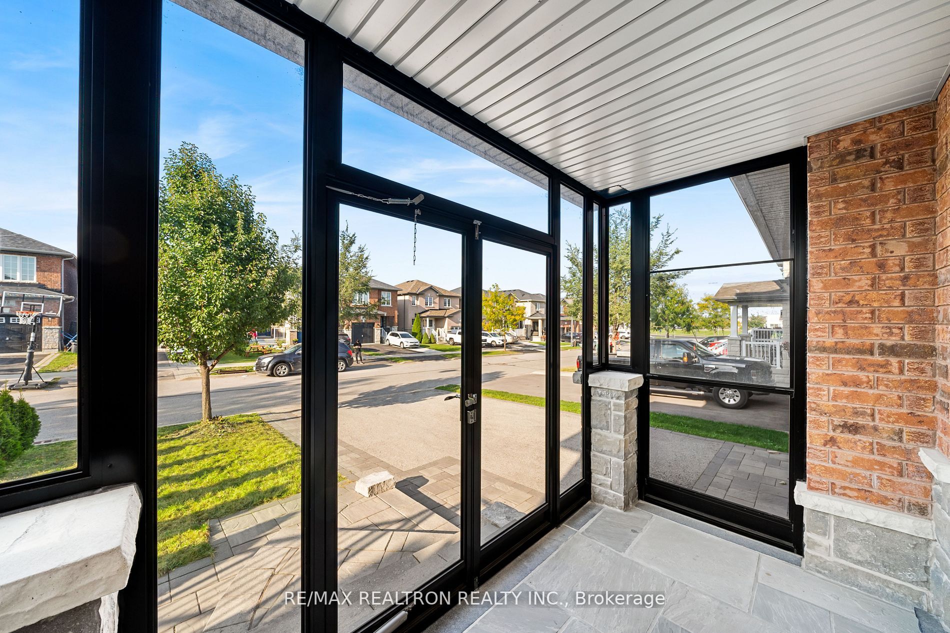 31 Weir St
