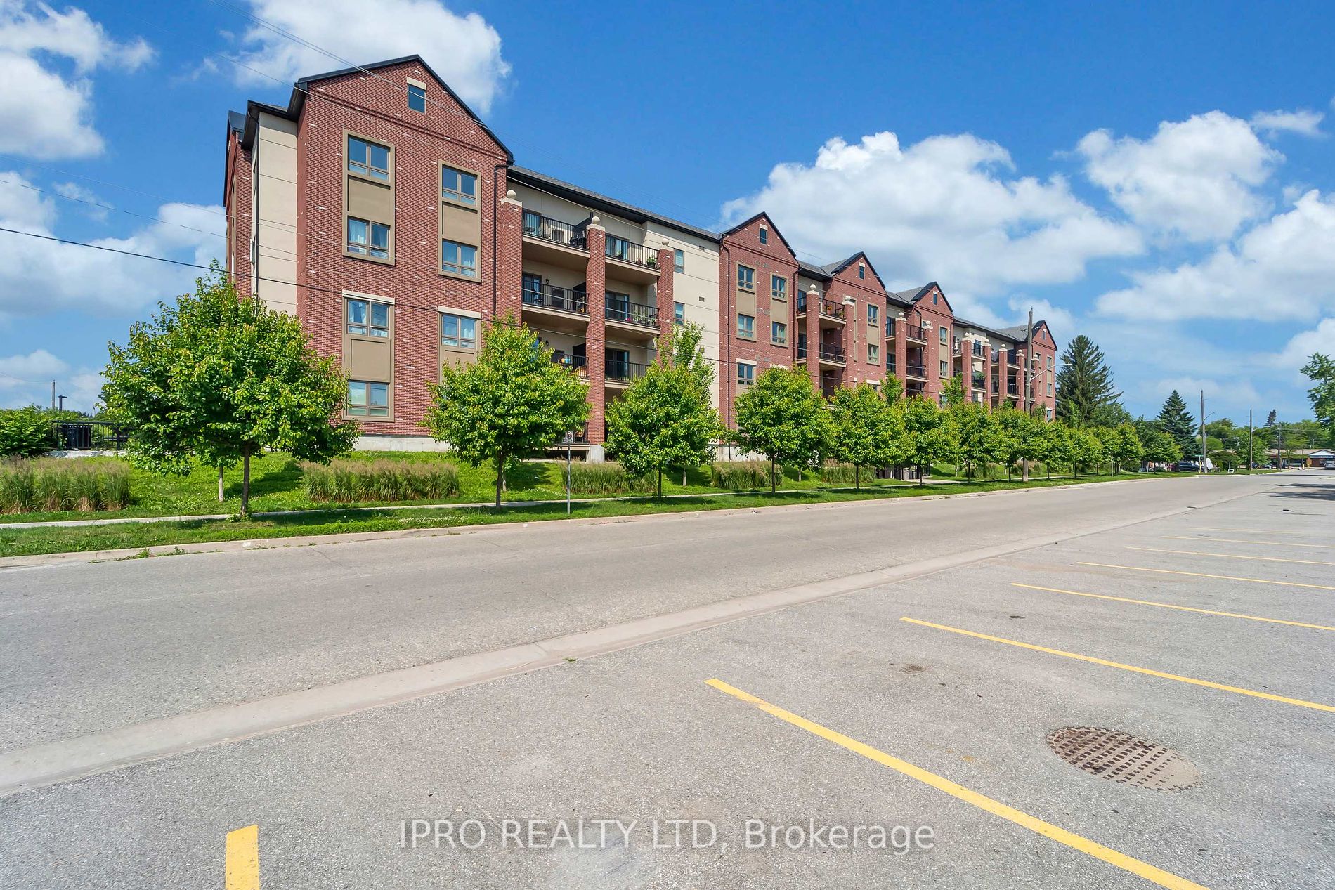 161 Wellington St E, #308