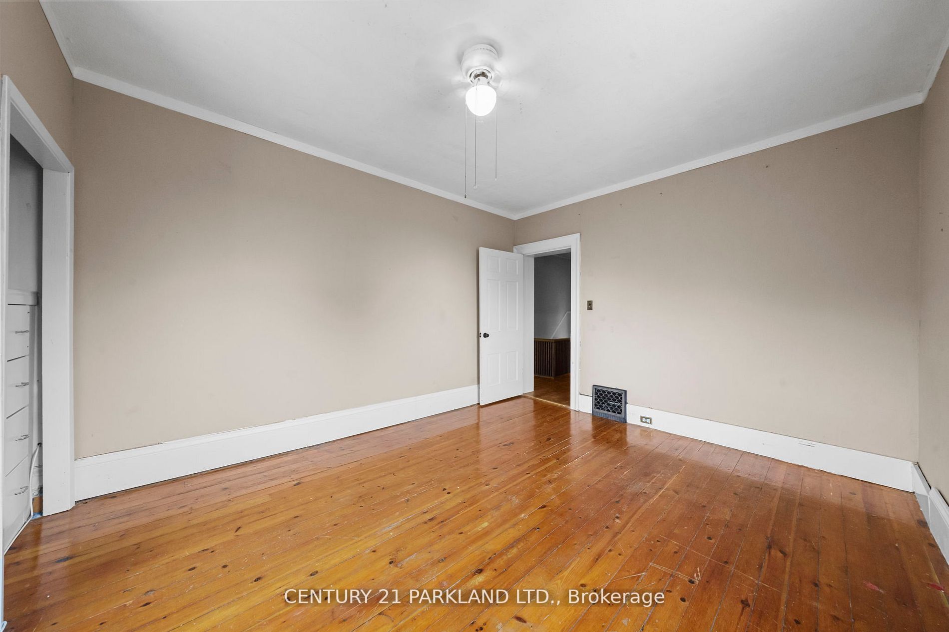 75 Main St S
