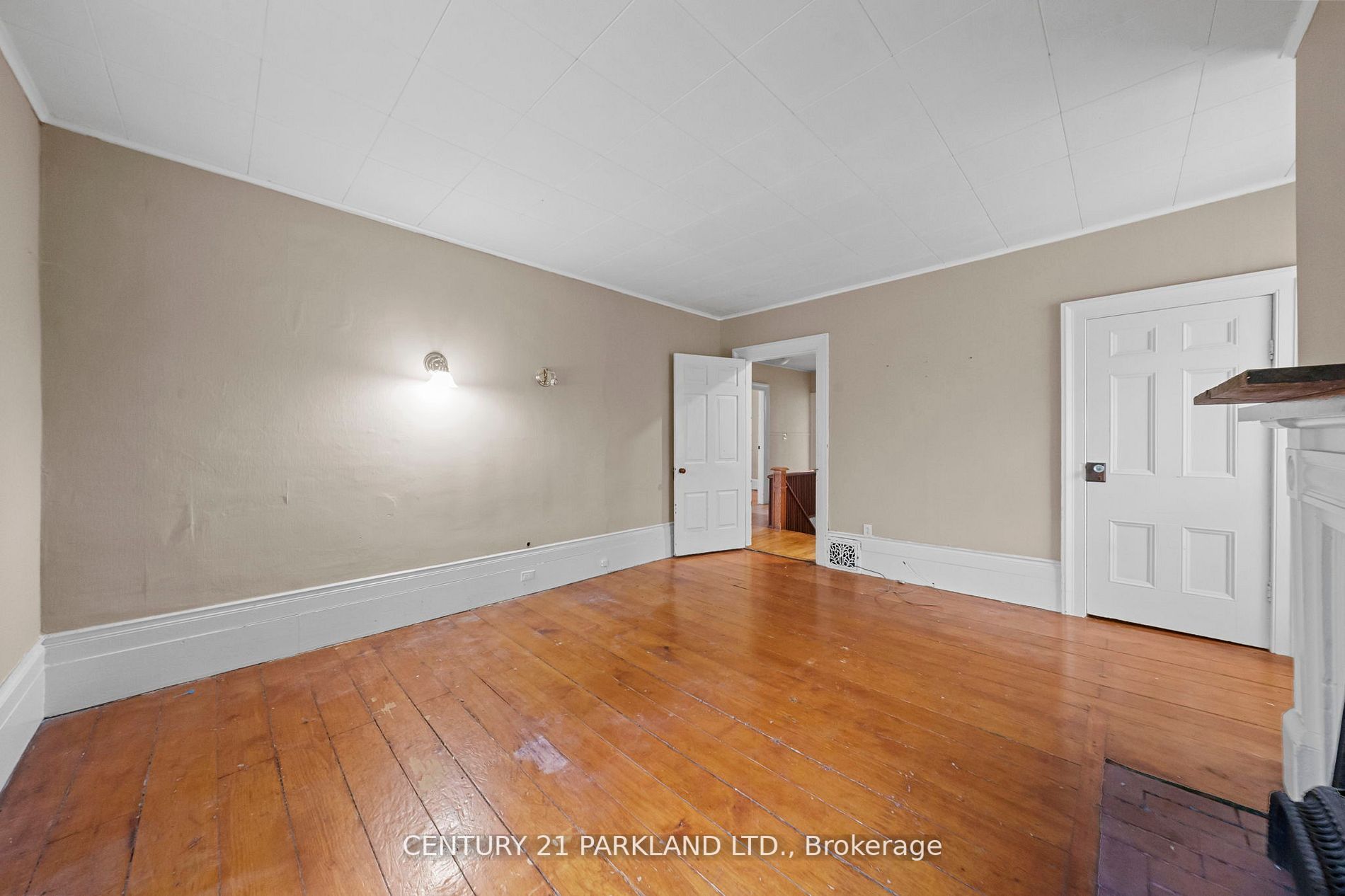 75 Main St S