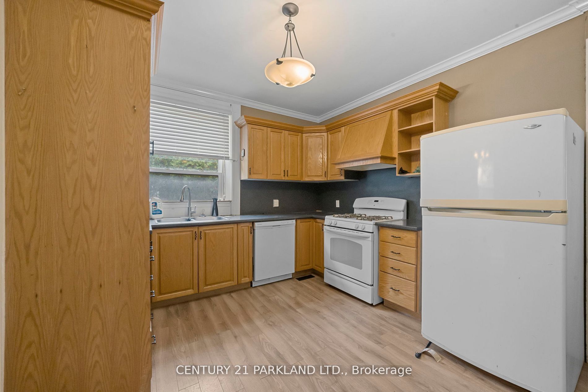75 Main St S