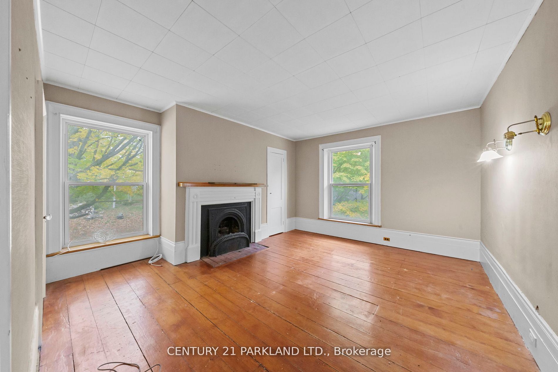 75 Main St S
