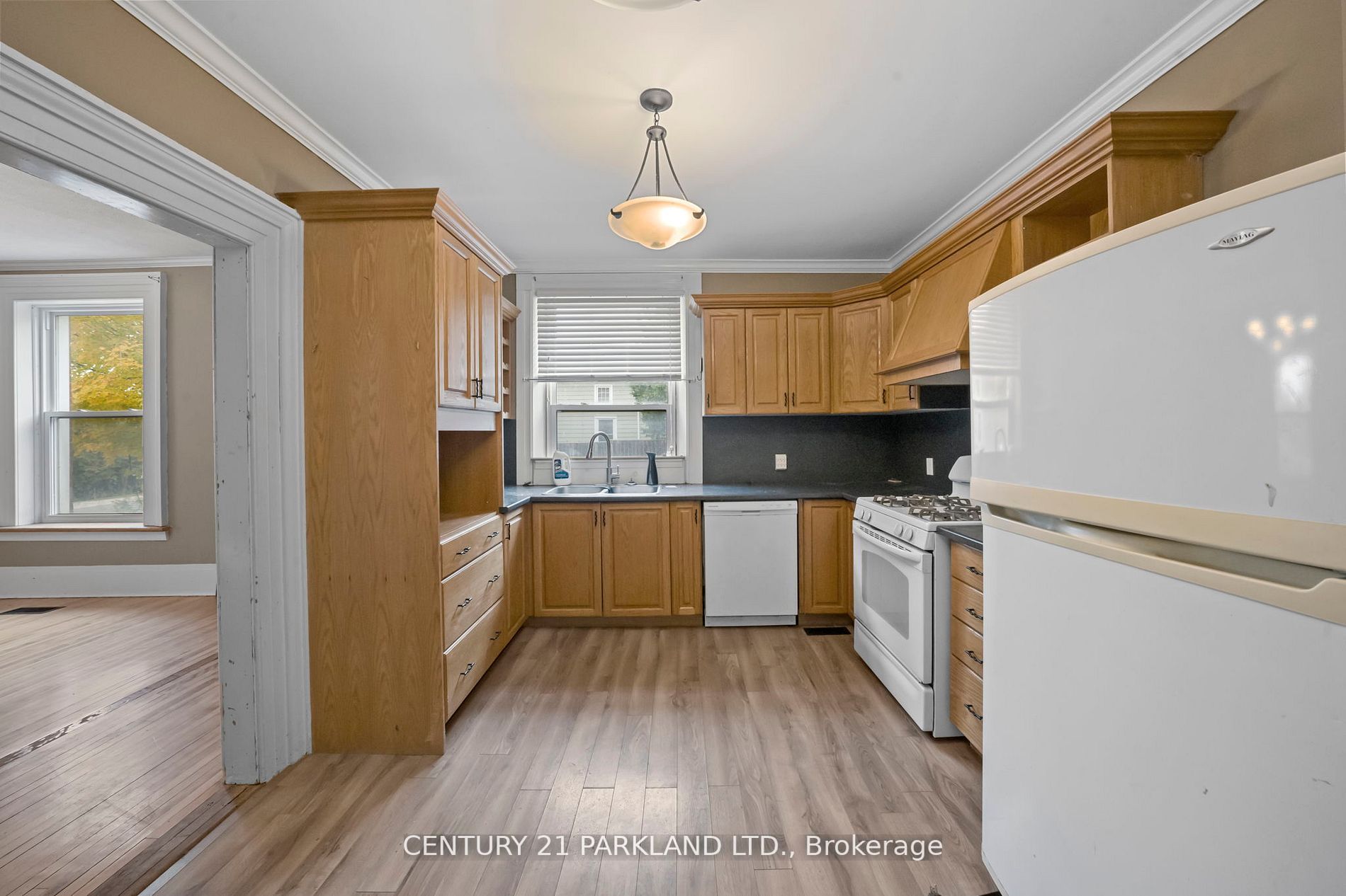 75 Main St S