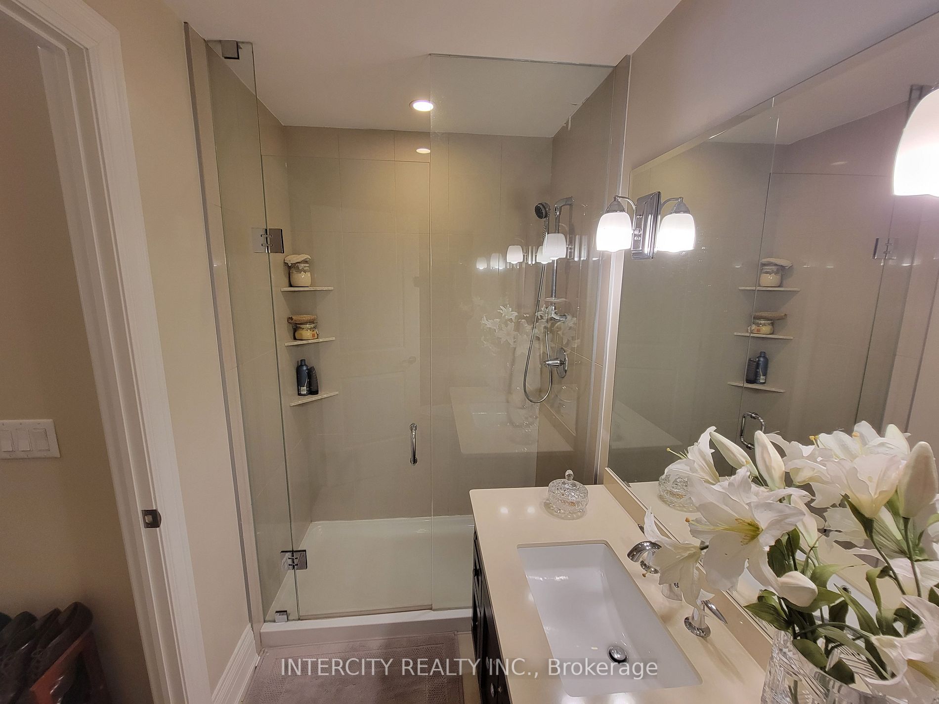 80 Burns Blvd, #235