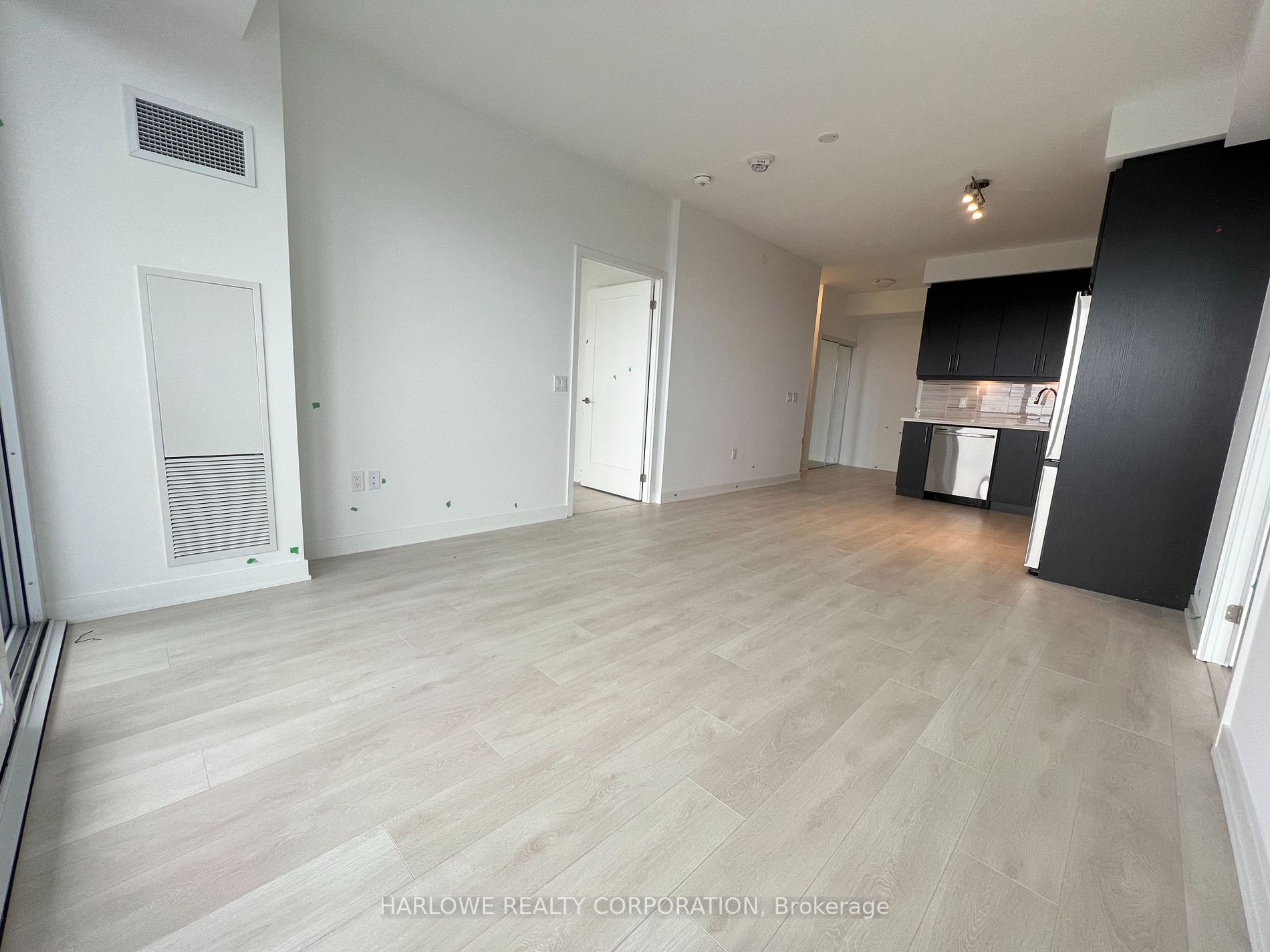 105 Oneida Crescent, #2706