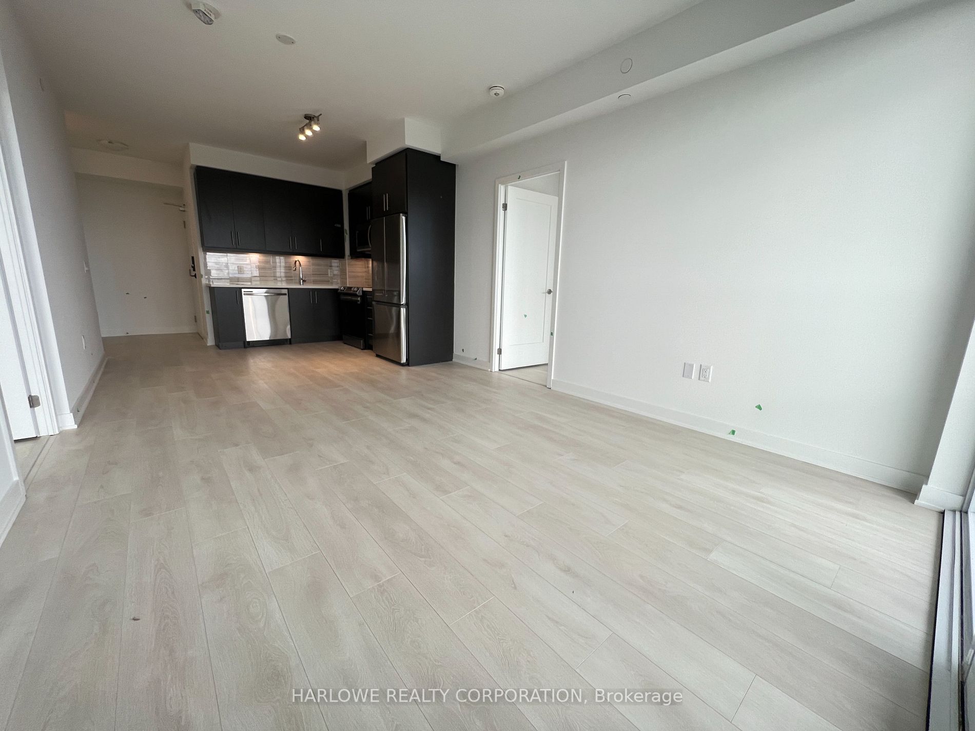 105 Oneida Crescent, #2706