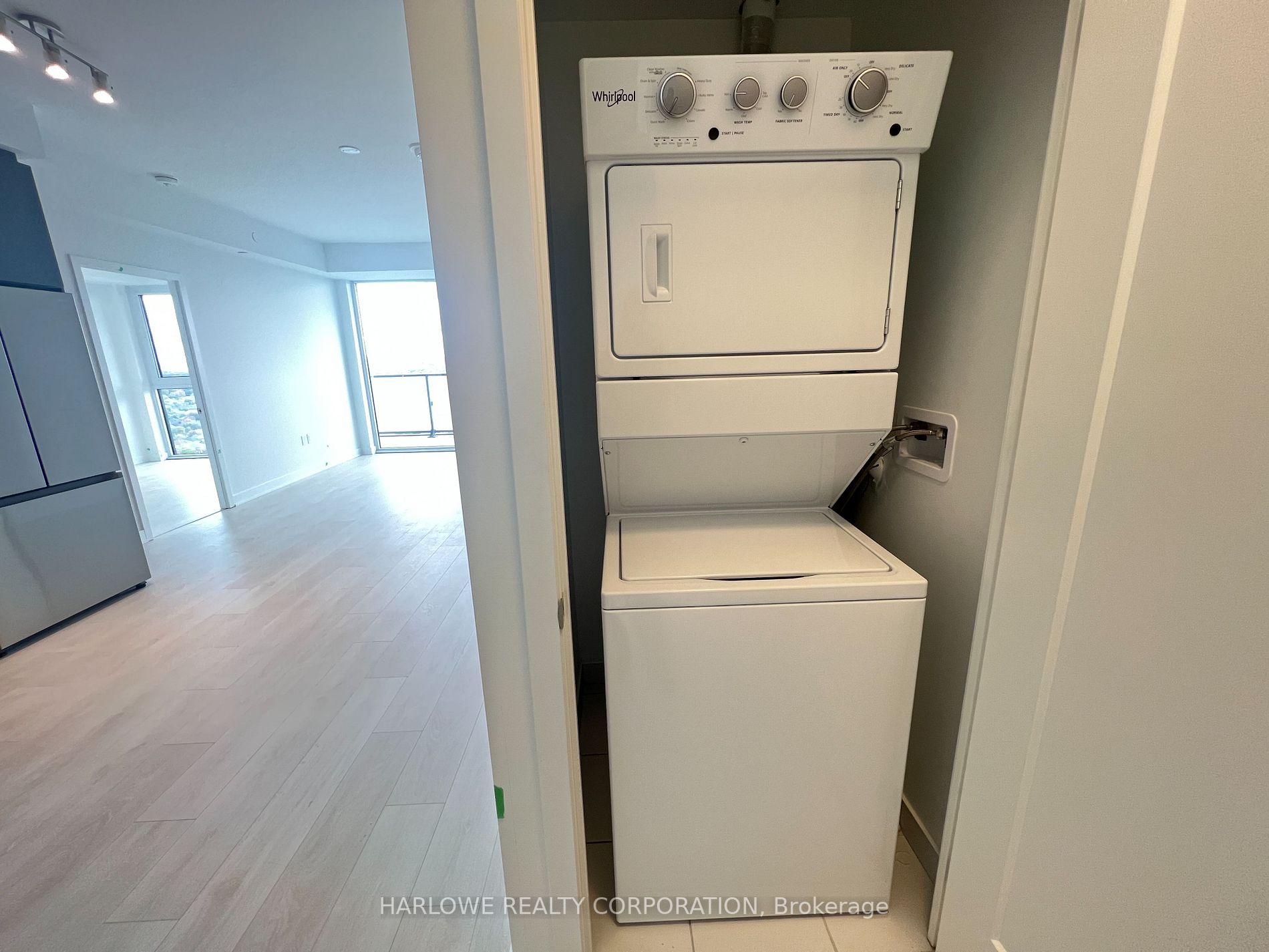 105 Oneida Crescent, #2706