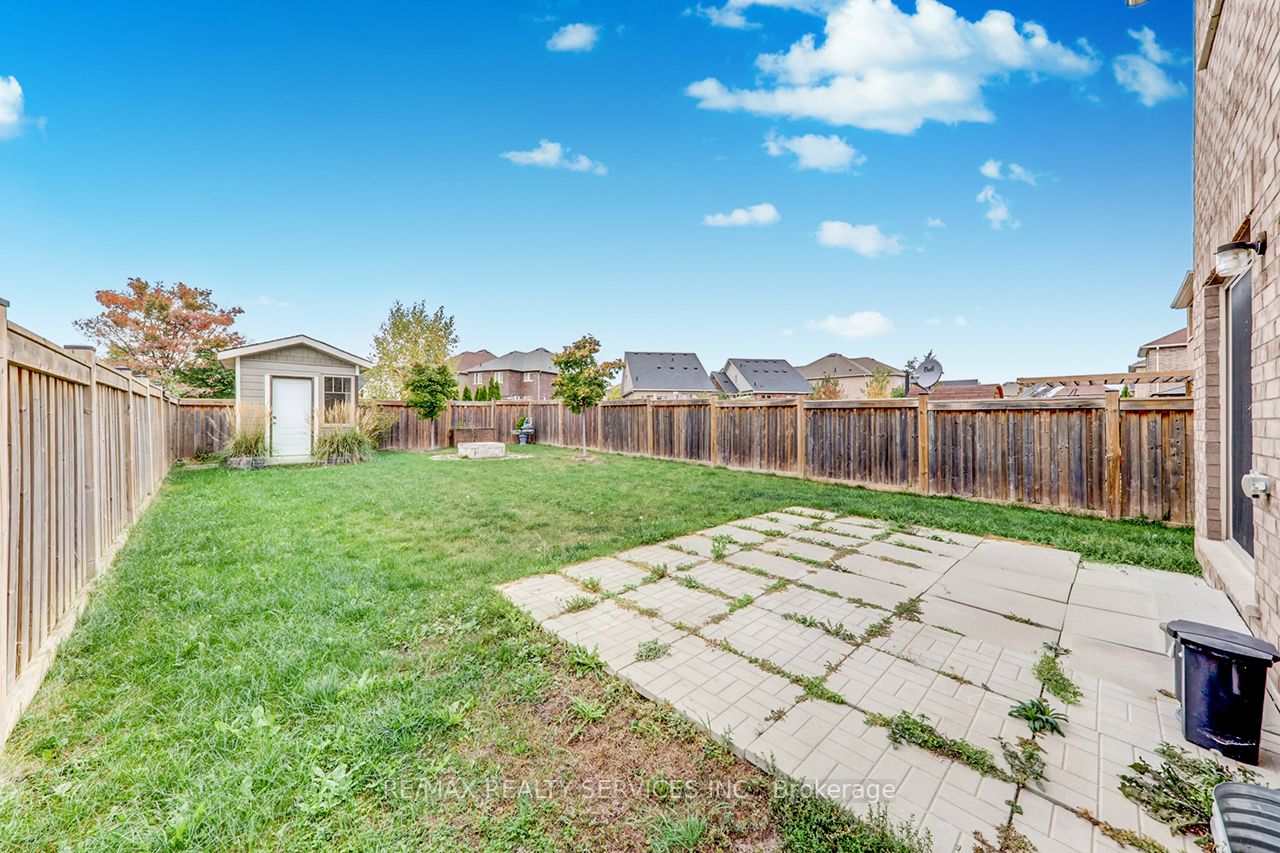 2179 Dawson Crescent