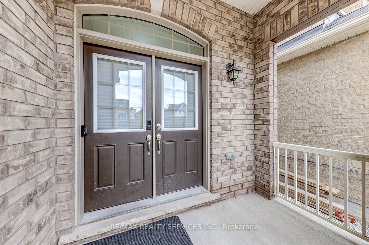 2179 Dawson Crescent
