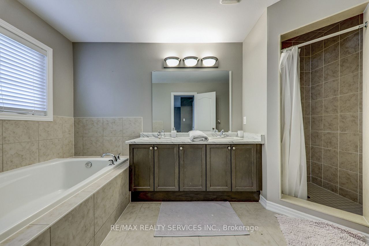 2179 Dawson Crescent