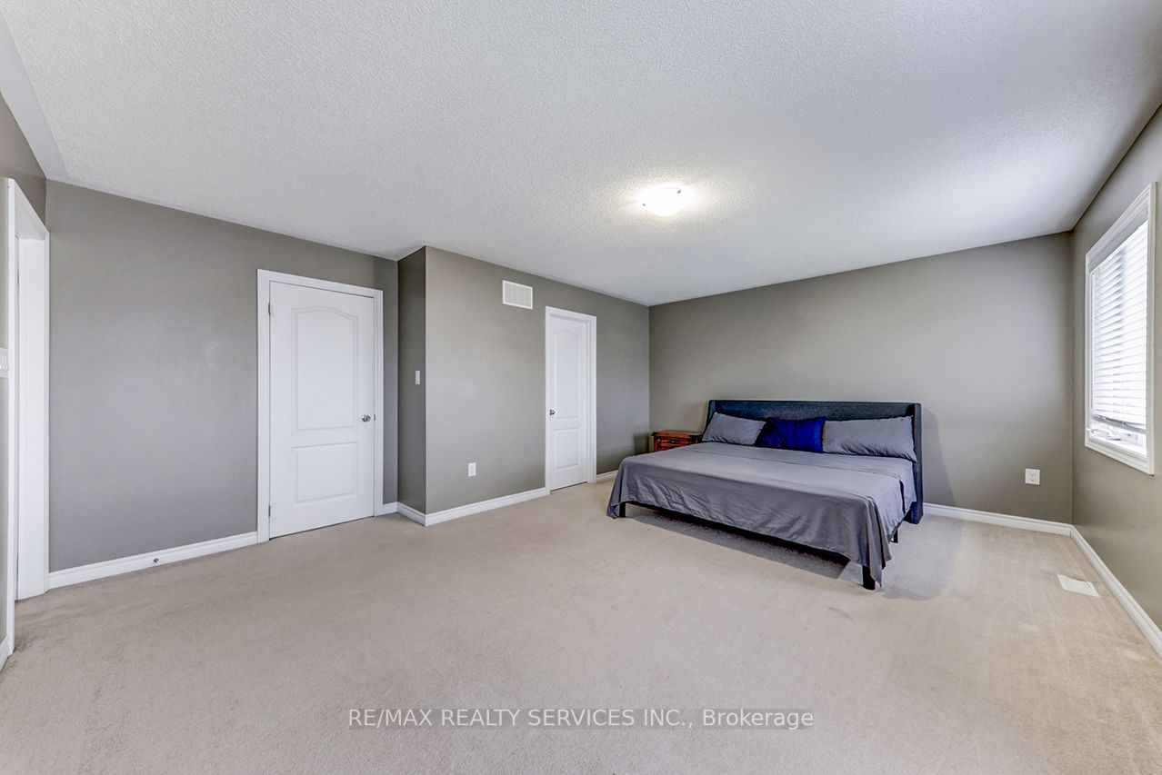 2179 Dawson Crescent