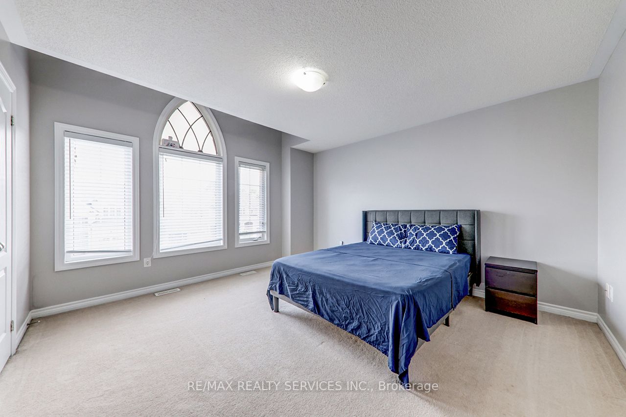 2179 Dawson Crescent