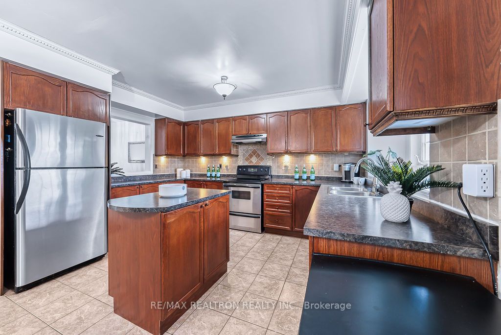 10 Old Colony Road, #22