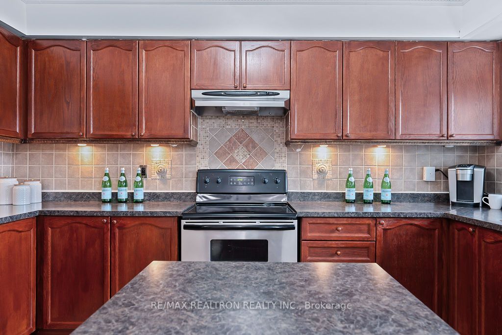 10 Old Colony Road, #22