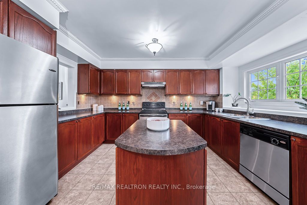 10 Old Colony Road, #22