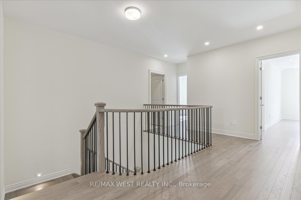 32 Plank Rd