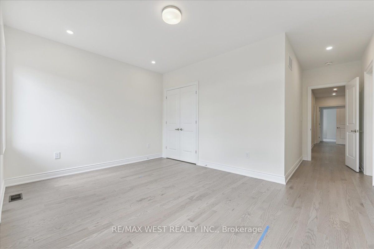 32 Plank Rd