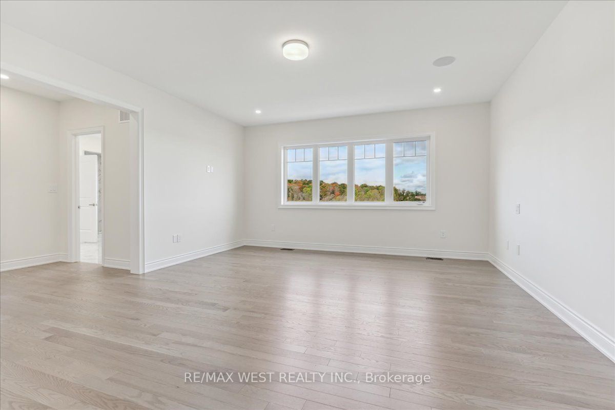 32 Plank Rd