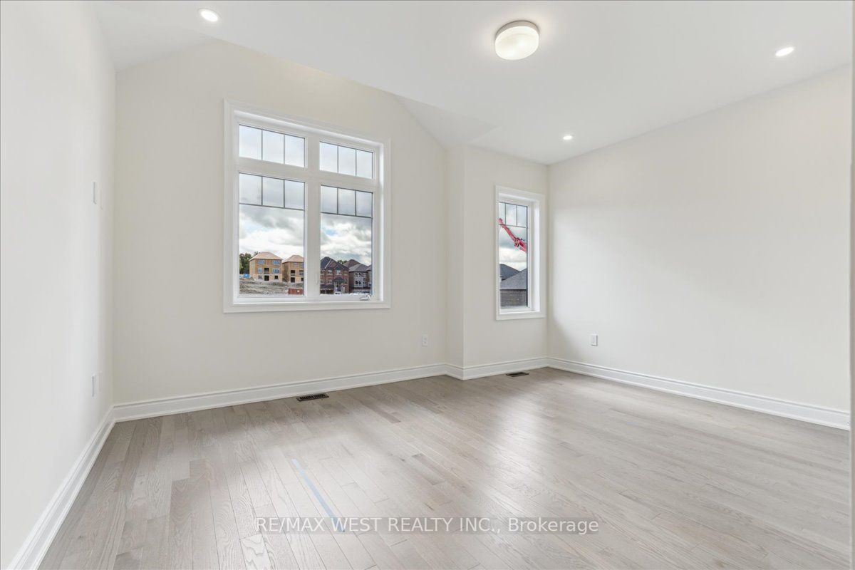32 Plank Rd