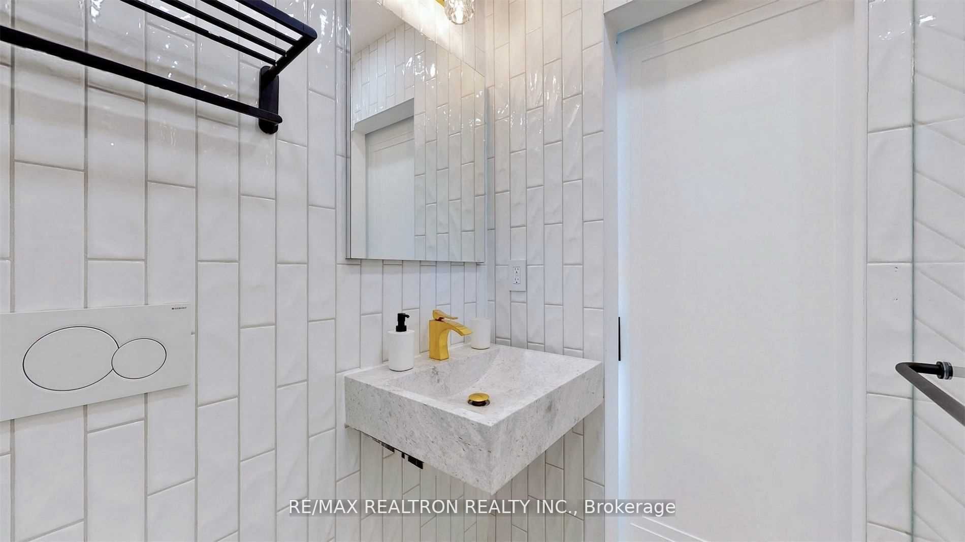 111 Evahill Cres