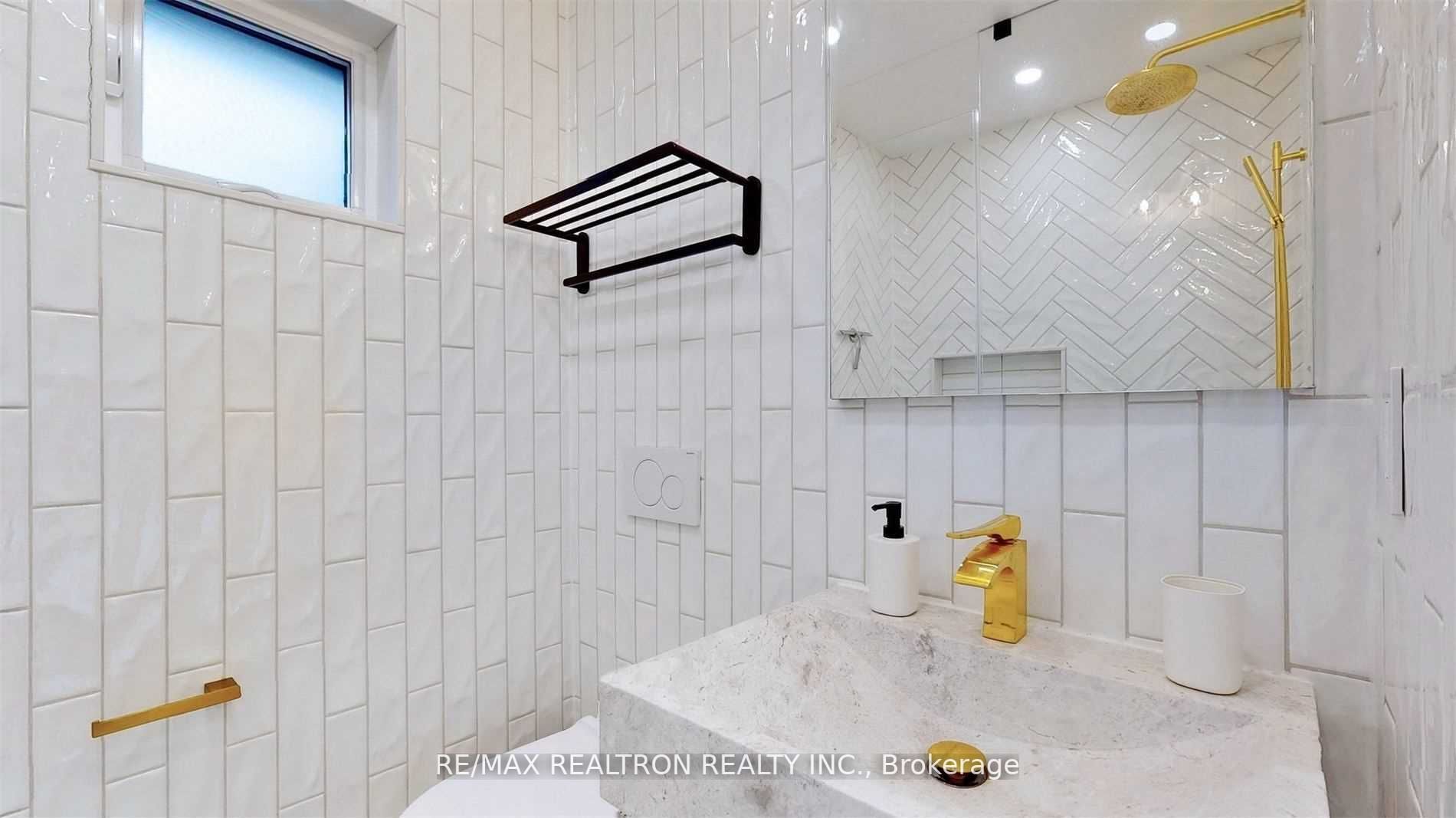 111 Evahill Cres