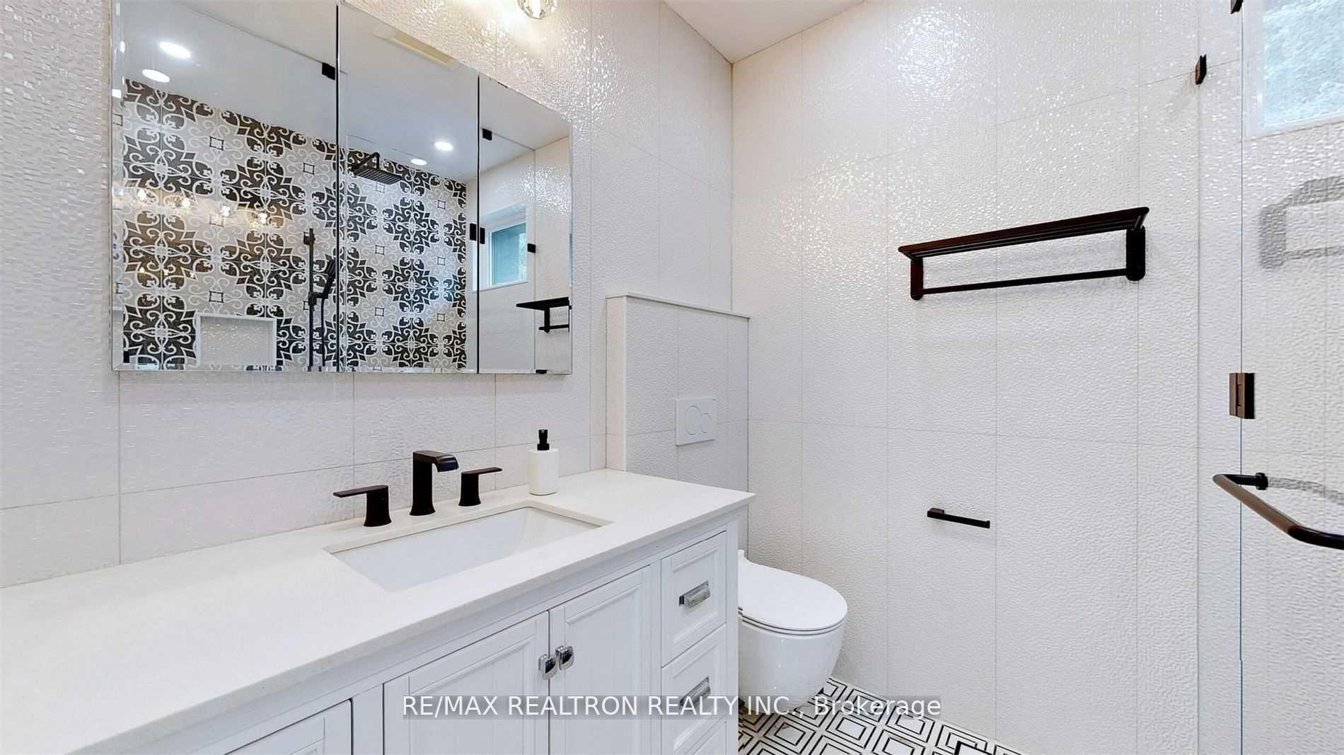 111 Evahill Cres