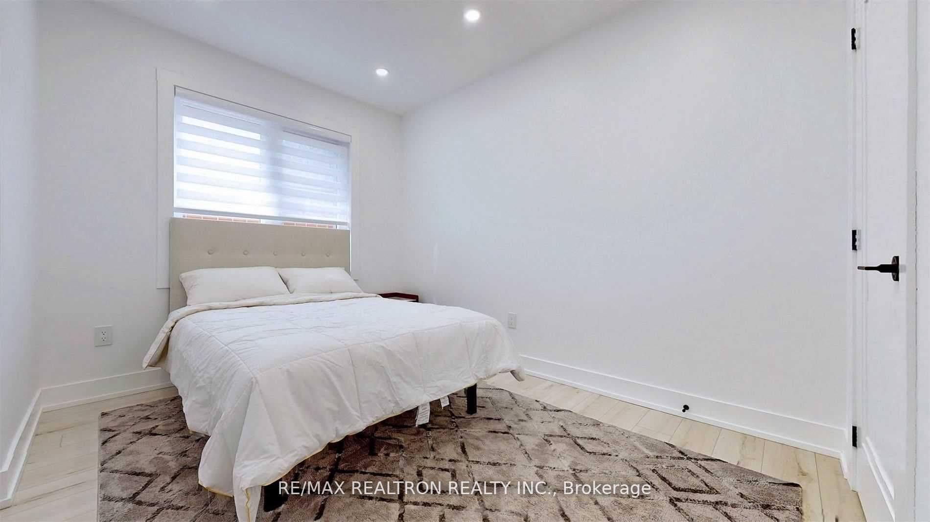 111 Evahill Cres