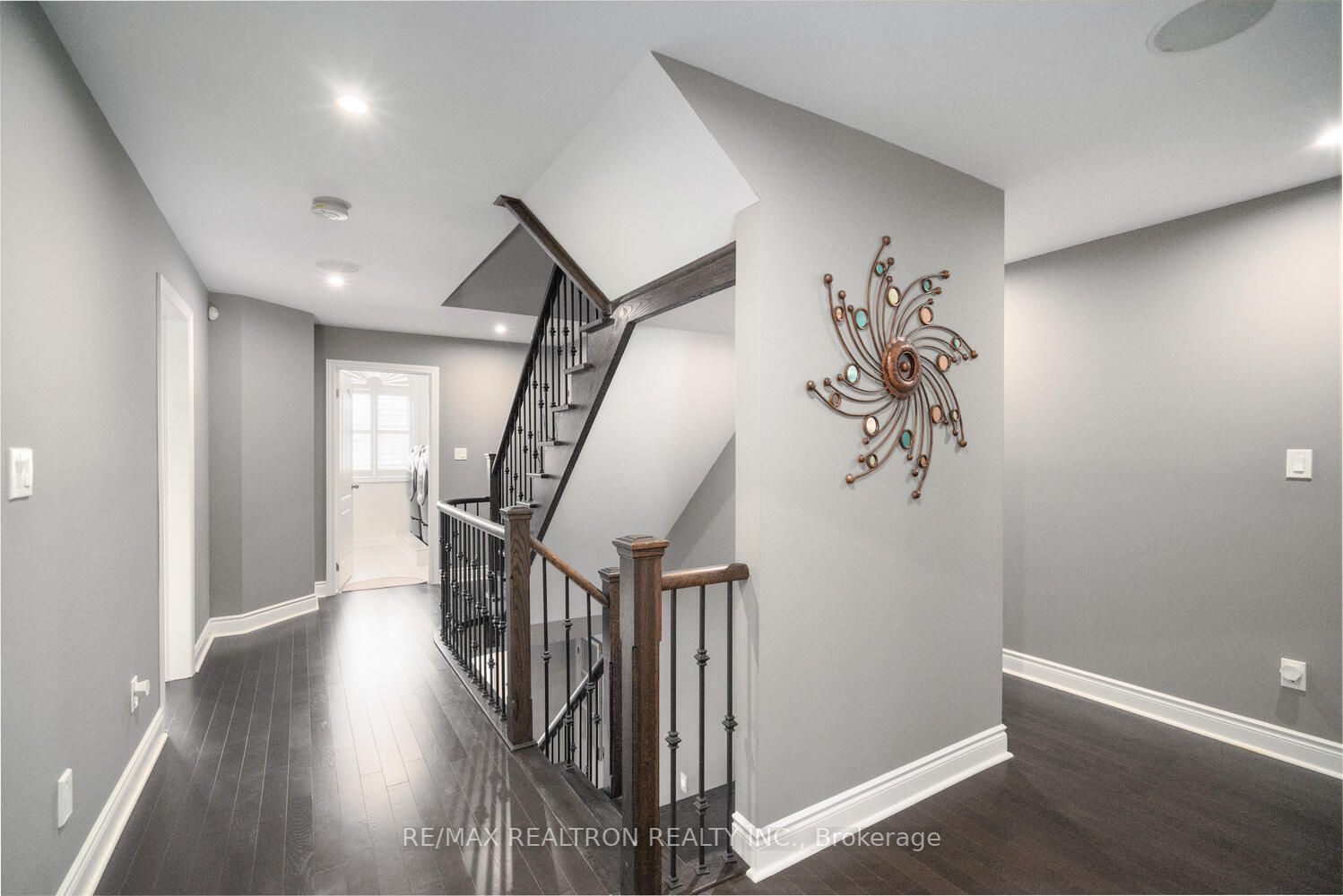 923 Goring Circ